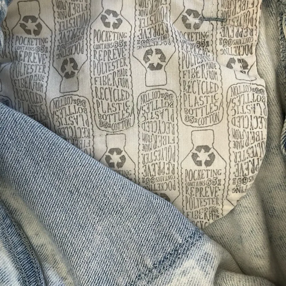 Massimo Denim Shorts with Floral Embroidery size 6/28